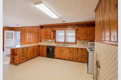 424 Camp Road, Burlington, NC 27217 - Photo 16