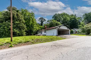 519 W Raleigh St, Siler City, NC 27344 - Photo 6