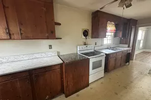 212 S 6th St, Smithfield, NC 27577 - Photo 6