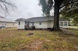 212 S 6th St, Smithfield, NC 27577 - Photo 16