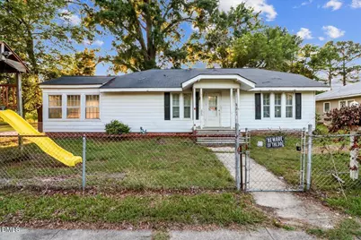 212 S Sixth Street, Smithfield, NC 27577 - Photo 1