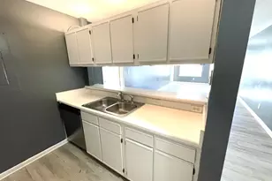 1230 University Ct, Raleigh, NC 27606 - Photo 4