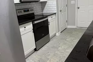 2452 Bay Harbor Dr, Raleigh, NC 27604 - Photo 2