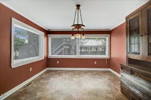 125 W Pine St, Pine Level, NC 27568 - Photo 24