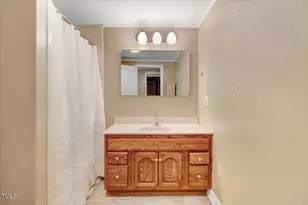 125 W Pine St, Pine Level, NC 27568 - Photo 34