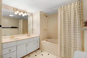 125 W Pine St, Pine Level, NC 27568 - Photo 32