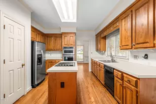 101 Turnberry Ln, Cary, NC 27511 - Photo 12