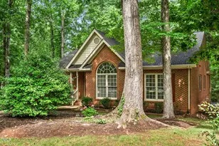 101 Turnberry Ln, Cary, NC 27511 - Photo 2