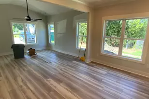 221 E Jackson St, Coats, NC 27521 - Photo 6