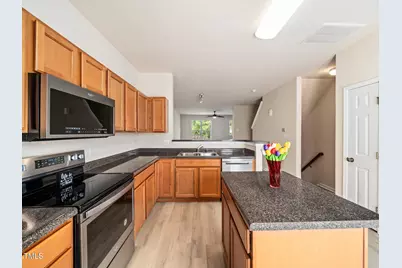 3825 Cary Glen Boulevard, Cary, NC 27519 - Photo 2