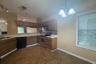 6020 Winterpointe Ln, Raleigh, NC 27606 - Photo 4