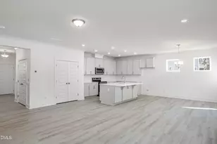 701 Highview Dr, Benson, NC 27504 - Photo 4