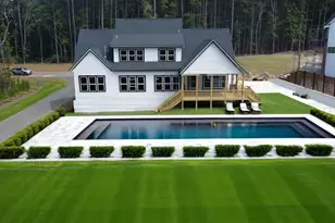 104 Black Bear Ct, Chapel Hill, NC 27516 - Photo 2