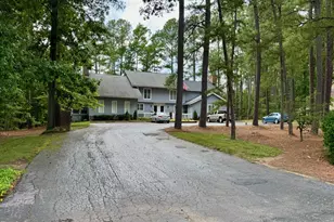 2535 Fairway Dr, Henderson, NC 27536 - Photo 2