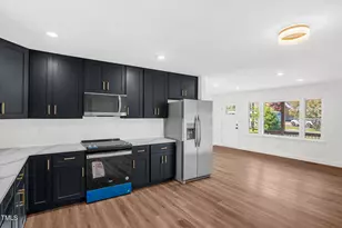 1907 Wilkins St, Burlington, NC 27217 - Photo 8