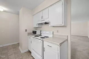 667 Pine Ridge Pl, Raleigh, NC 27609 - Photo 10