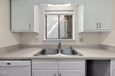 667 Pine Ridge Place, Raleigh, NC 27609 - Photo 8