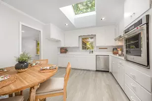 2425 Wentworth St, Raleigh, NC 27612 - Photo 10