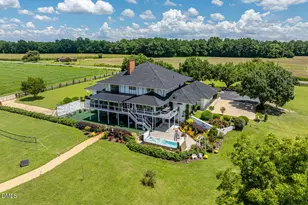 410 E Barefoot Rd, Newton Grove, NC 28366 - Photo 4