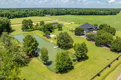 410 E Barefoot Road, Newton Grove, NC 28366 - Photo 12