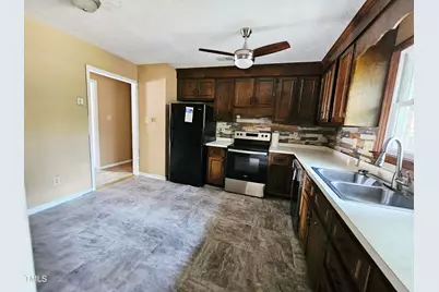 746 Glen Reilly Drive, Fayetteville, NC 28314 - Photo 6