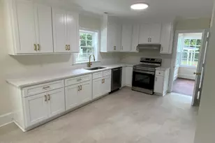 1101 W Divine St, Dunn, NC 28334 - Photo 6