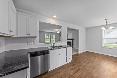 154 Winter Red Way, Benson, NC 27504 - Photo 6