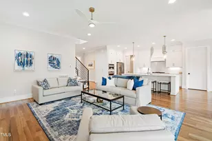 912 Lily Claire Ln, Fuquay Varina, NC 27526 - Photo 2