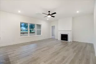 102 Manchester Ct, La Grange, NC 28551 - Photo 8