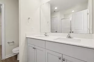 40 E Emily Gardens Dr, Selma, NC 27576 - Photo 20