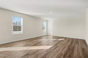 40 E Emily Gardens Dr, Selma, NC 27576 - Photo 4