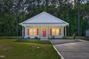 310 S Eastwood Dr, Benson, NC 27504 - Photo 2