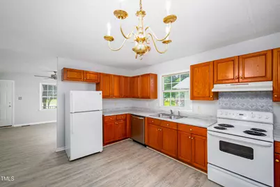 409 E Tenth Street, Siler City, NC 27344 - Photo 8