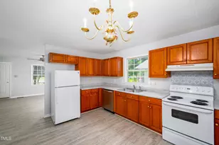 409 E 10th St, Siler City, NC 27344 - Photo 8