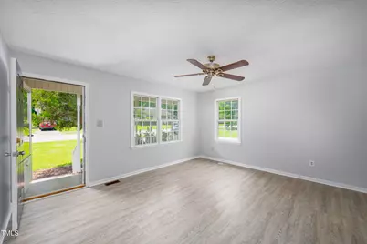 409 E Tenth Street, Siler City, NC 27344 - Photo 6