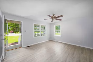 409 E 10th St, Siler City, NC 27344 - Photo 6