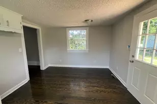 702 W Main St, Benson, NC 27504 - Photo 6