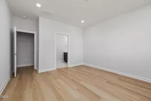 704 Blackpool Dr, Durham, NC 27703 - Photo 10