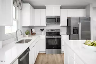 1508 Ivy Mdw Ln, Zebulon, NC 27597 - Photo 4