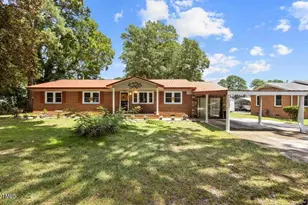 103 W Sunset Dr, Red Springs, NC 28377 - Photo 1