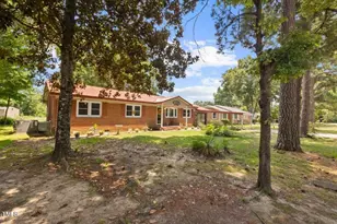 103 W Sunset Dr, Red Springs, NC 28377 - Photo 2
