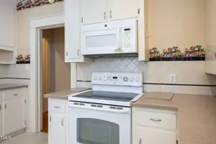 704 N Lincoln St, Benson, NC 27504 - Photo 20