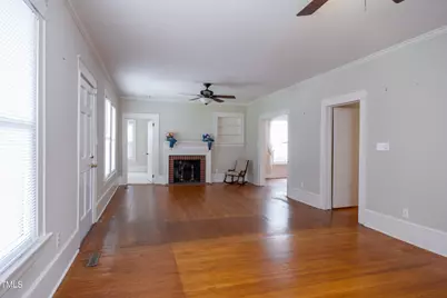 704 N Lincoln Street, Benson, NC 27504 - Photo 6
