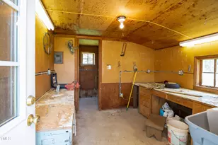 704 N Lincoln St, Benson, NC 27504 - Photo 38