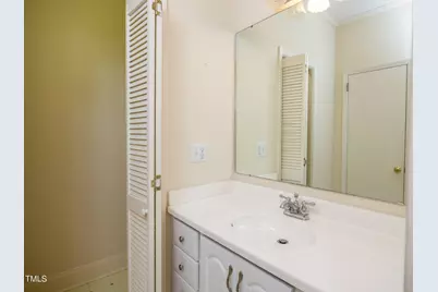 704 N Lincoln Street, Benson, NC 27504 - Photo 10