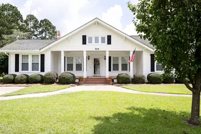 704 N Lincoln Street, Benson, NC 27504 - Photo 1