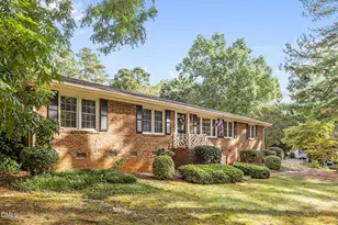 1605 Beechwood Dr, Raleigh, NC 27609 - Photo 2