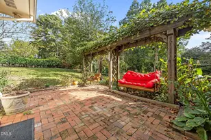 1605 Beechwood Dr, Raleigh, NC 27609 - Photo 26