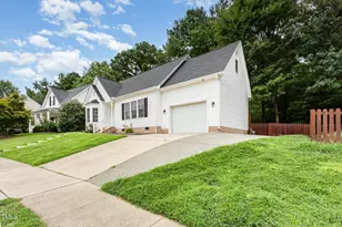8401 Hobhouse Cir, Raleigh, NC 27615 - Photo 4