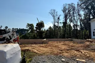 323 Bishop Ln, Sanford, NC 27330 - Photo 2